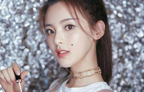 娱乐圈吃瓜小妹妹小说,瓜田里的甜蜜陷阱 第2张 娱乐圈吃瓜小妹妹小说,瓜田里的甜蜜陷阱 第2张